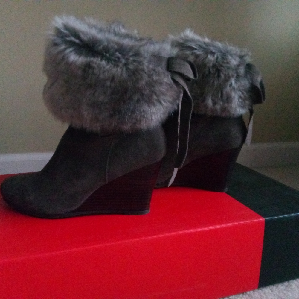 Chinese Laundry Wedge Boots